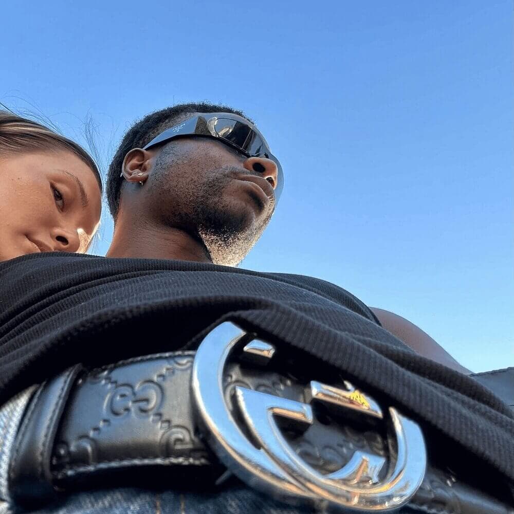 German rapper Symba lowkey-flexing his gucci belt