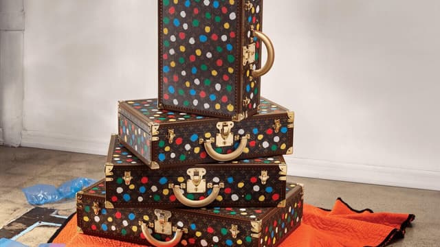 the ultimate sign of status - LV trunks